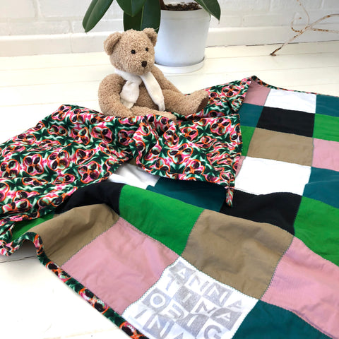 PB015 FLOWERS OF THE SEA...