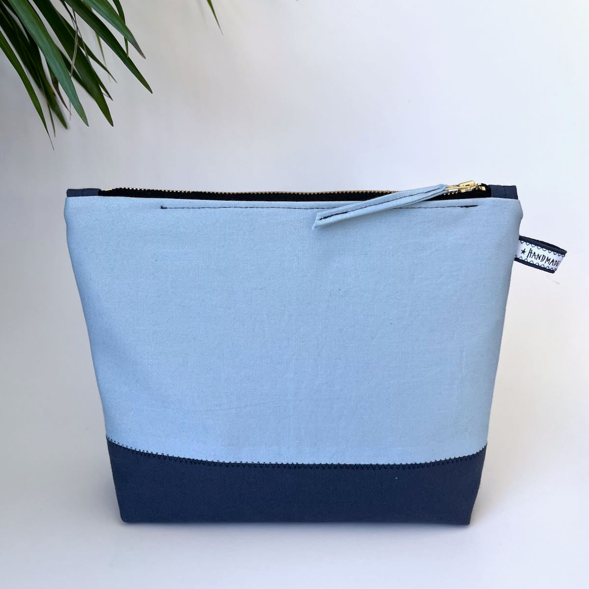 WO063